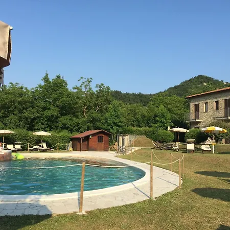 Haus Fuer 11 Erwachsene Und 9 In Apecchio By Interhome