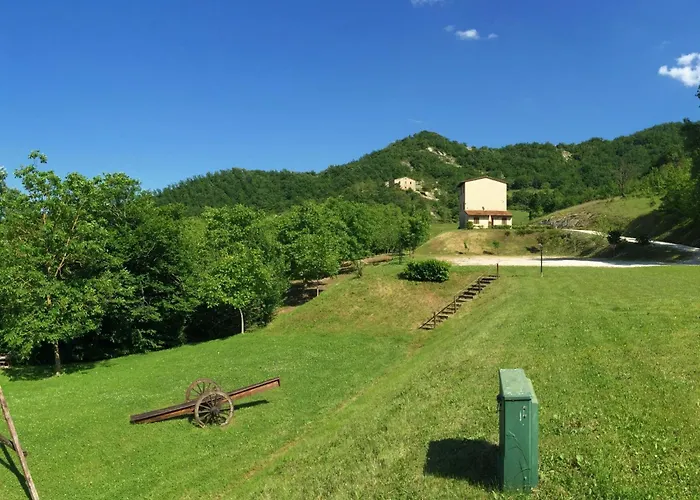 Haus Fuer 11 Erwachsene Und 9 In Apecchio By Interhome Holiday home Apecchio