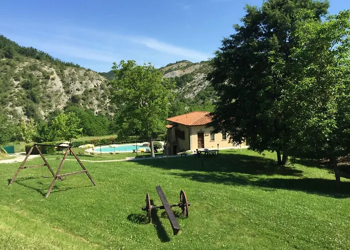 Haus Fuer 11 Erwachsene Und 9 In Apecchio By Interhome Holiday home *