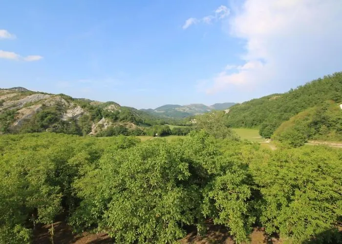 Haus Fuer 11 Erwachsene Und 9 In Apecchio By Interhome *