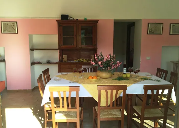 Haus Fuer 11 Erwachsene Und 9 In Apecchio By Interhome *